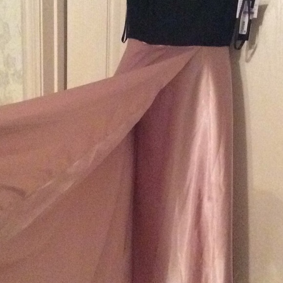 FORMAL DRESS - Picture 3 of 8